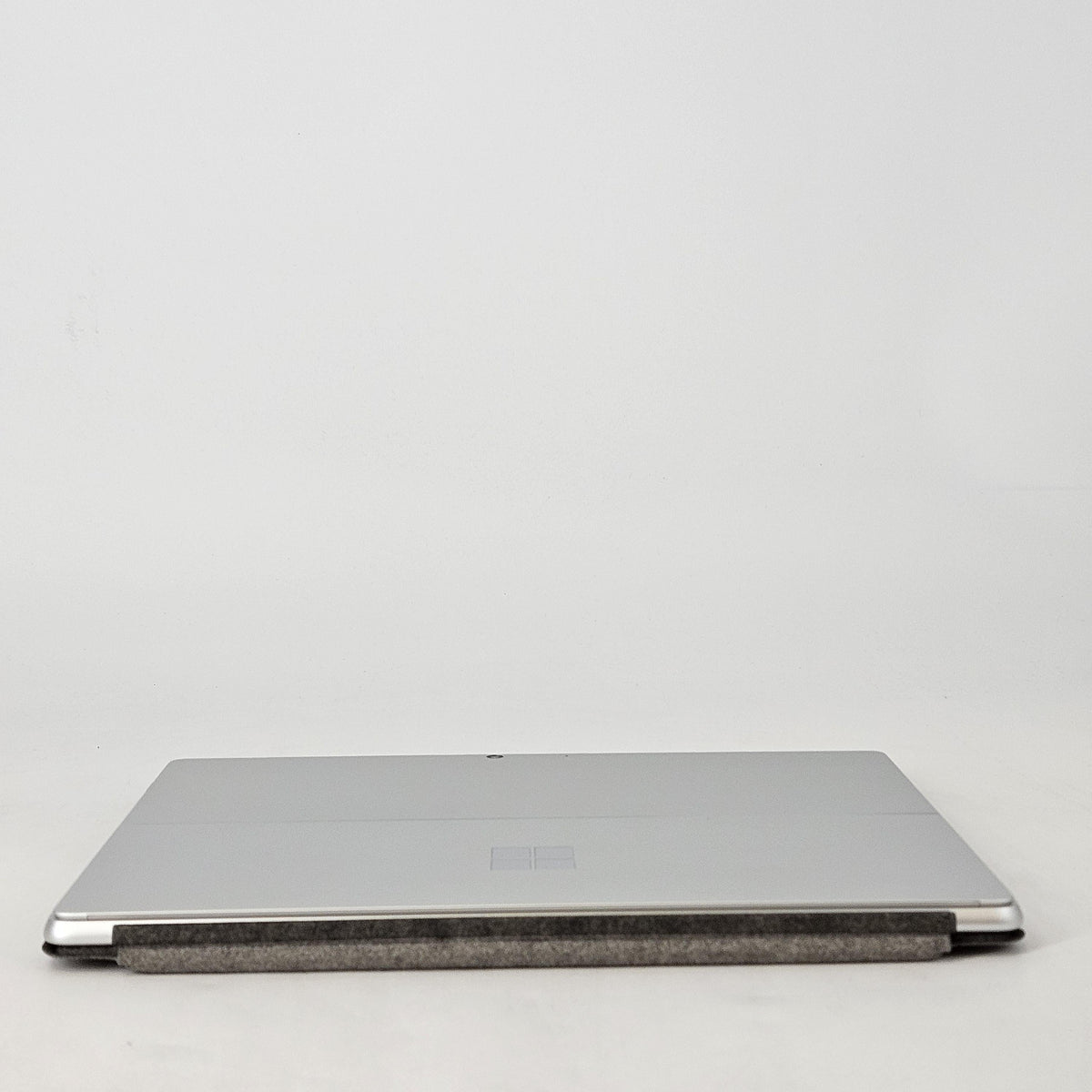 Microsoft Surface Pro 8 13 Silver WiFi 3.0 GHz Intel Core i7 11th Gen. 16GB RAM 512GB Solid State Drive