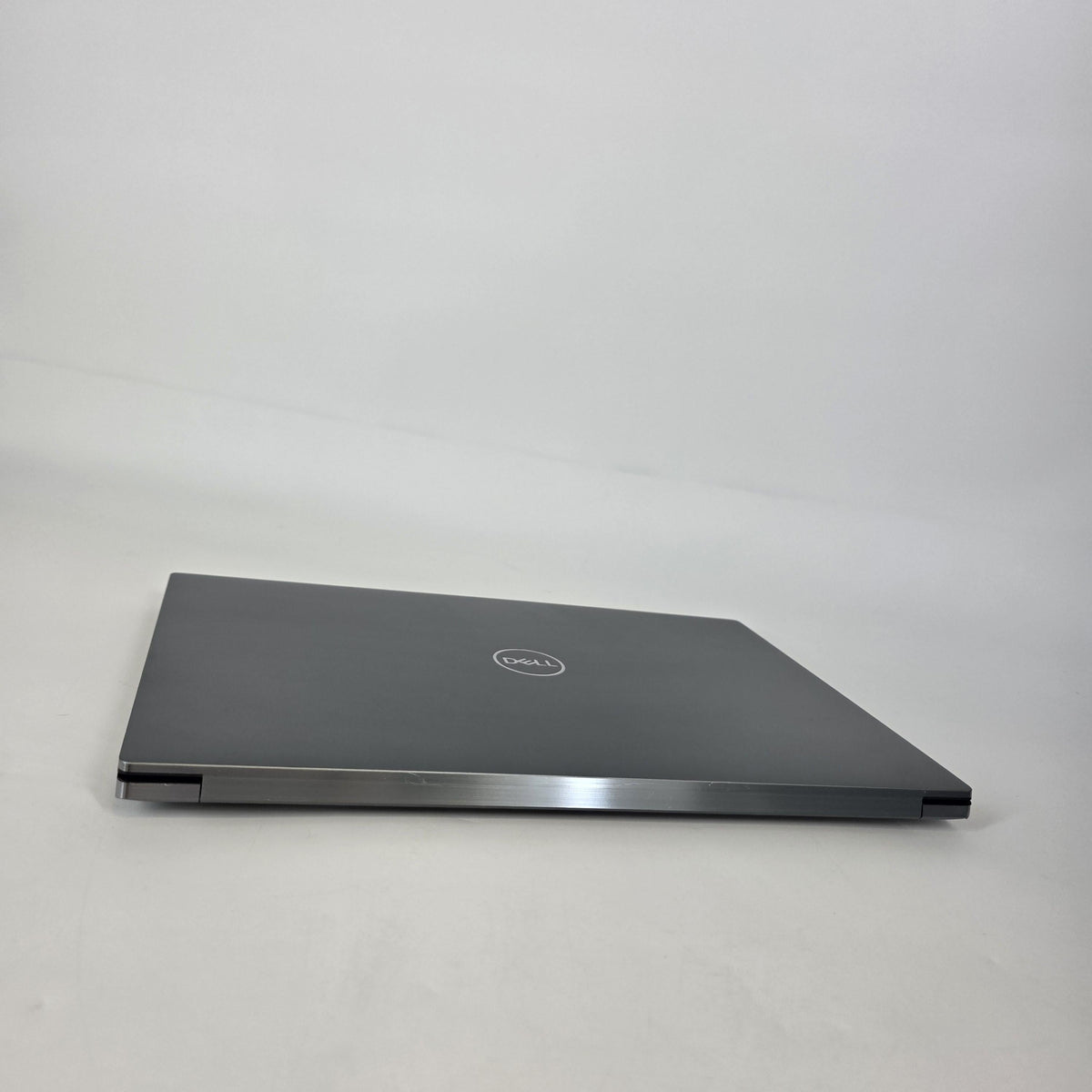 Dell XPS 15 9500 Gray 2.4 GHz Intel Core i9 10th Gen. 32GB RAM 1TB Solid State Drive NVIDIA GeForce GTX 1650 Ti 4 GB