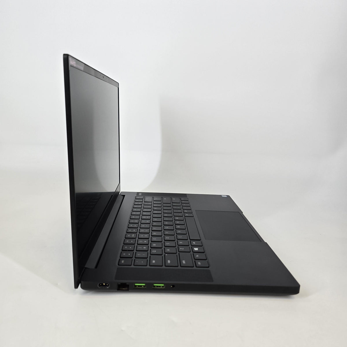Razer Blade 15 Base 2019 Black 2.6 GHz Intel Core i7 9th Gen. 16GB RAM 256GB Solid State Drive NVIDIA GeForce GTX 1660 Ti 6 GB
