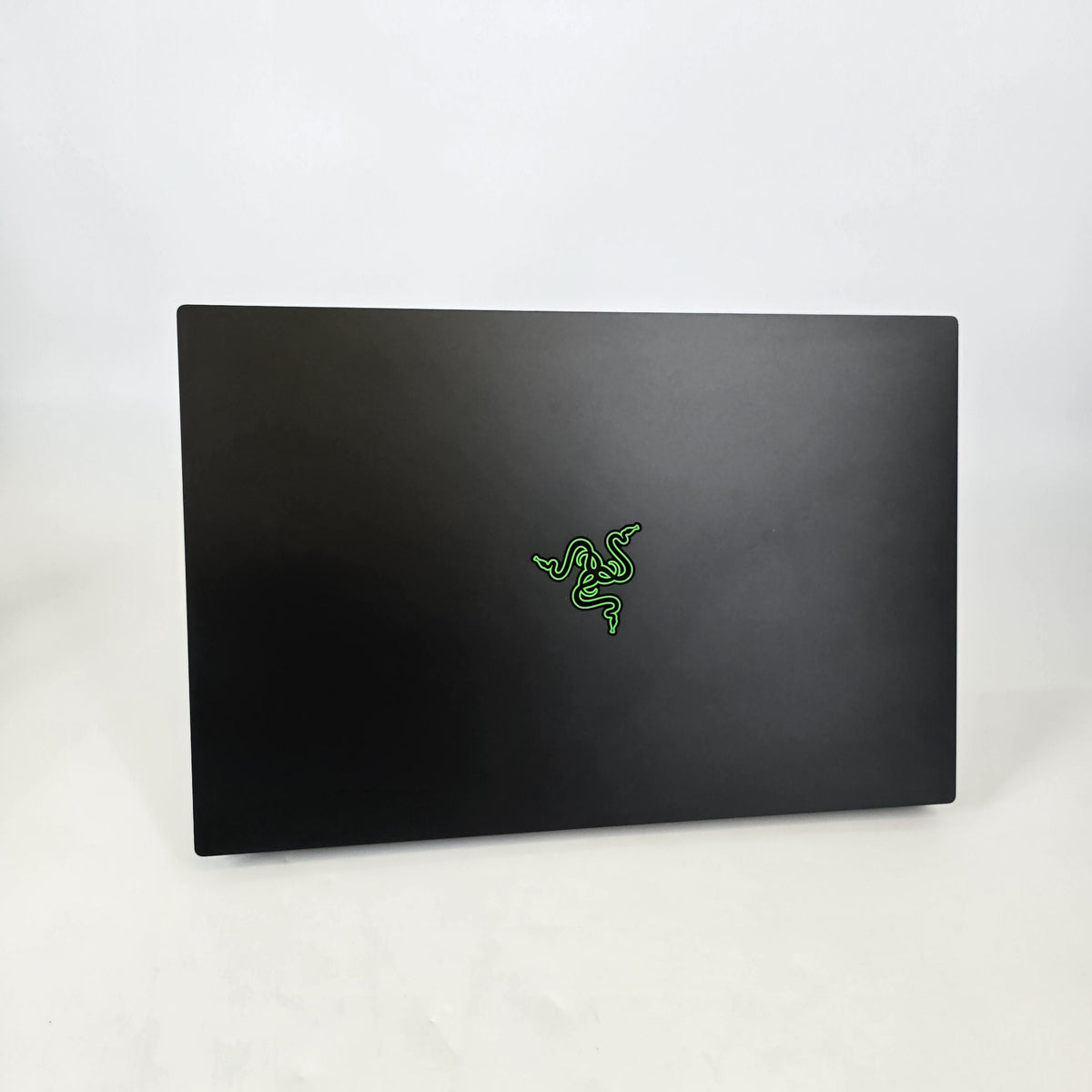 Razer Blade 15 Base 2019 Black 2.6 GHz Intel Core i7 9th Gen. 16GB RAM 256GB Solid State Drive NVIDIA GeForce GTX 1660 Ti 6 GB