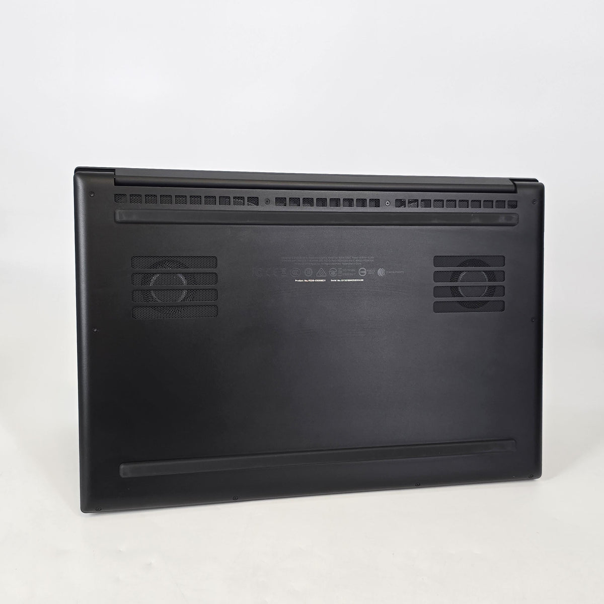 Razer Blade 15 Base 2019 Black 2.6 GHz Intel Core i7 9th Gen. 16GB RAM 256GB Solid State Drive NVIDIA GeForce GTX 1660 Ti 6 GB