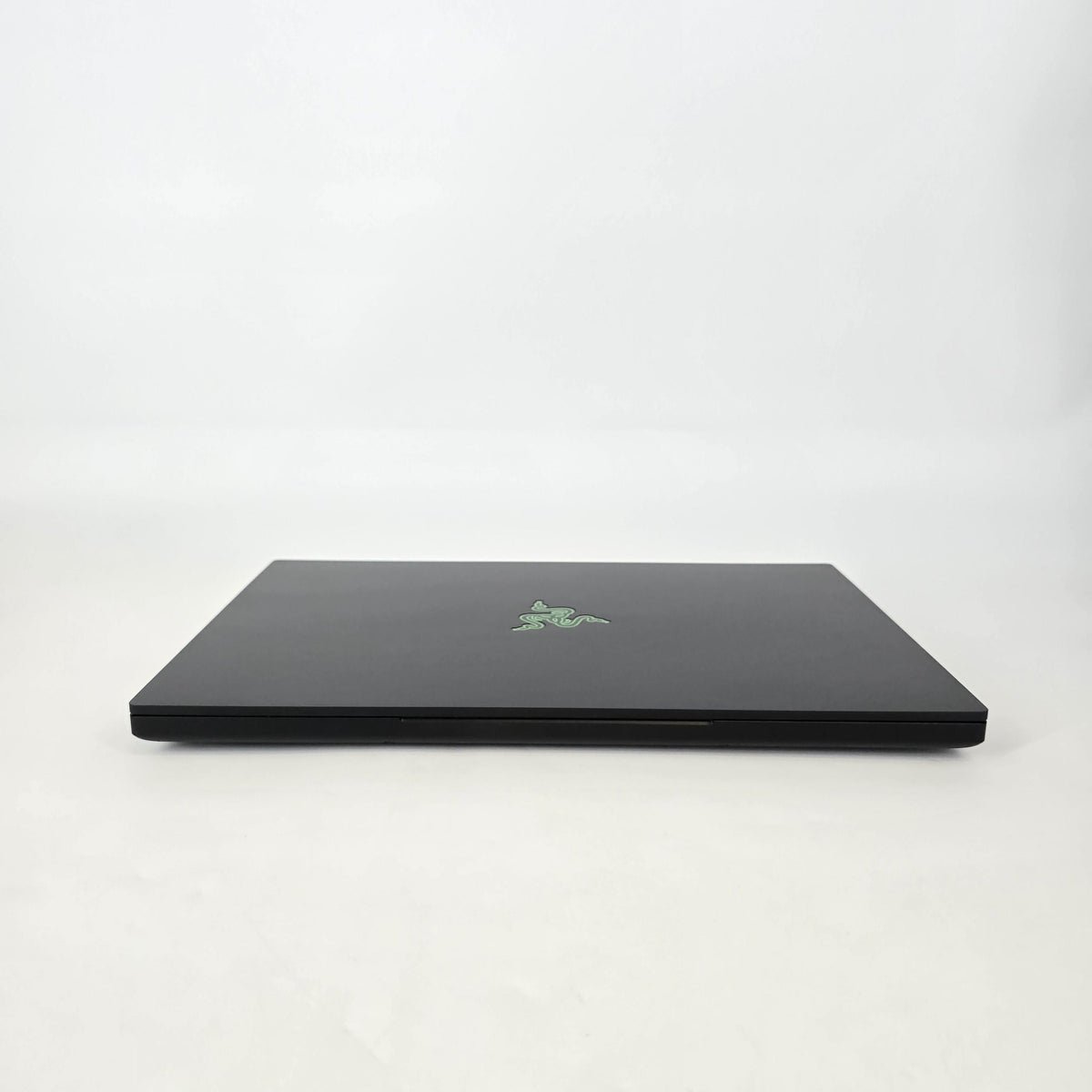 Razer Blade 15 Base 2019 Black 2.6 GHz Intel Core i7 9th Gen. 16GB RAM 256GB Solid State Drive NVIDIA GeForce GTX 1660 Ti 6 GB