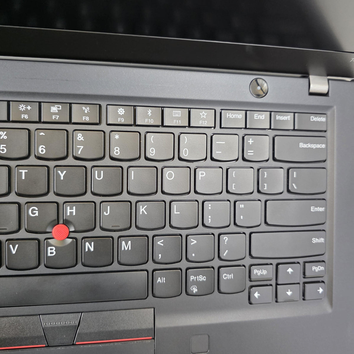 Lenovo ThinkPad T490s 14 Black 1.6 GHz Intel Core i5 8th Gen. 16GB RAM 256GB Solid State Drive