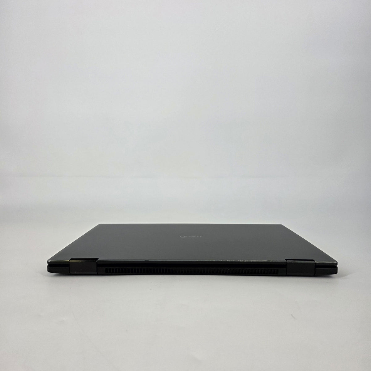 LG Gram 14 (2-in-1) Black 2.1 GHz Intel Core i7 12th Gen. 8GB RAM 512GB Solid State Drive