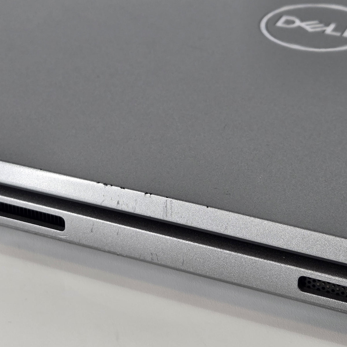 Dell Precision 3490 14 Gray 1.4 GHz Intel Core Ultra 7 64GB RAM 1TB Solid State Drive NVIDIA RTX 500 Ada 4 GB