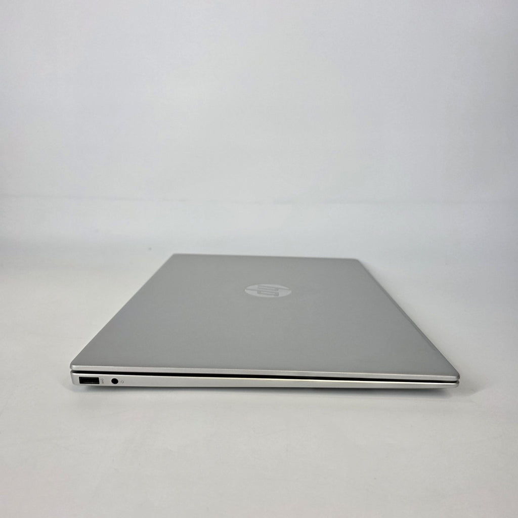 HP Pavilion 16 Silver 1.3 GHz Intel Core Ultra 5 8GB RAM 512GB Solid State Drive