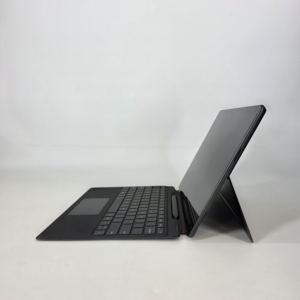 Surface Pro 9 13 Graphite WiFi 2.7 GHz Intel Core i7 12th Gen. 16GB RAM 512GB Solid State Drive