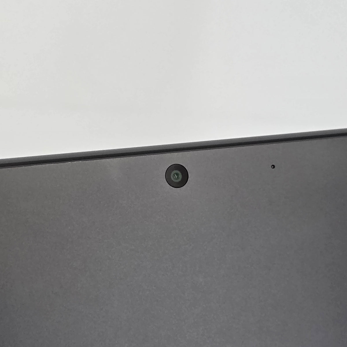 Surface Pro 9 13 Graphite WiFi 2.7 GHz Intel Core i7 12th Gen. 16GB RAM 512GB Solid State Drive