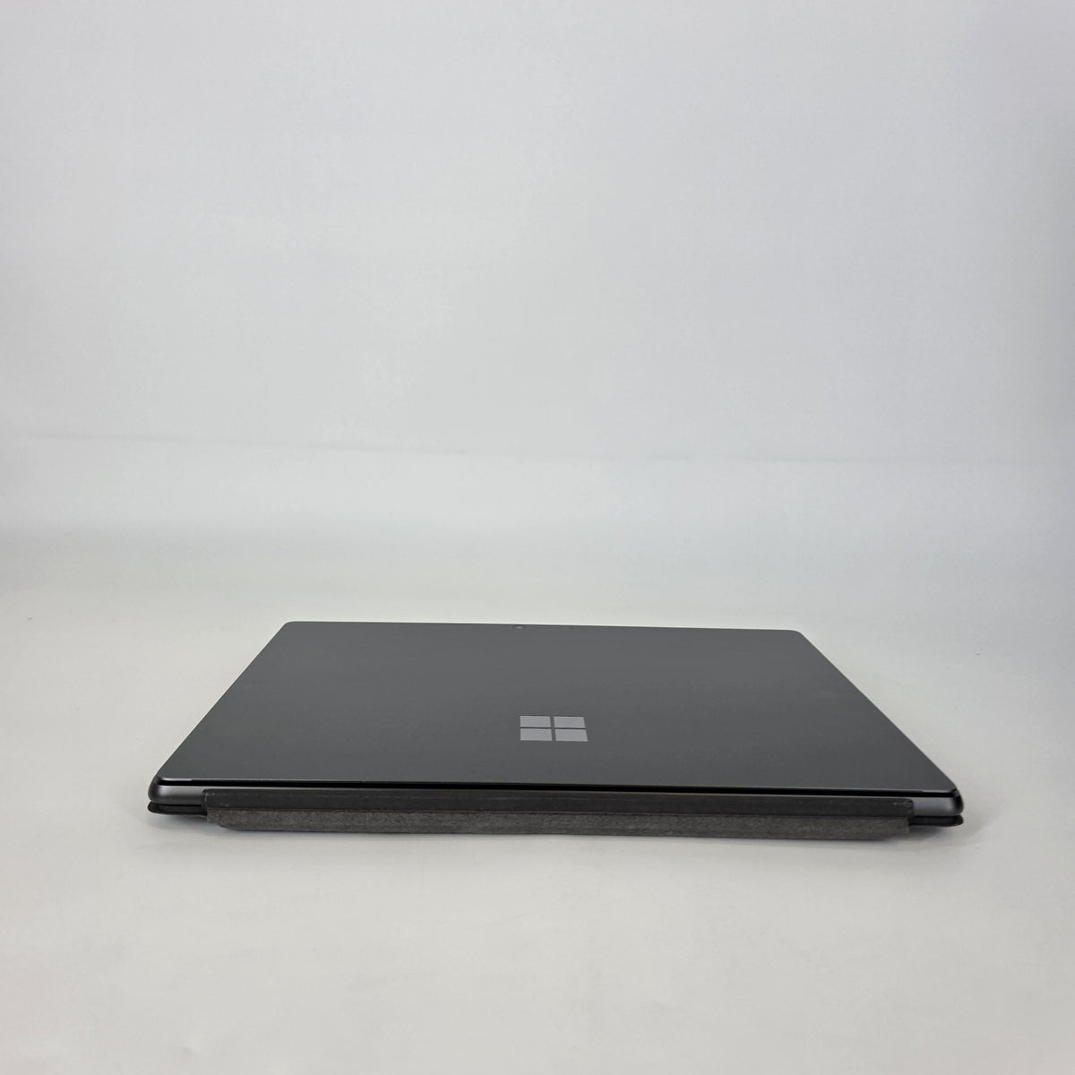 Surface Pro 9 13 Graphite WiFi 2.7 GHz Intel Core i7 12th Gen. 16GB RAM 512GB Solid State Drive
