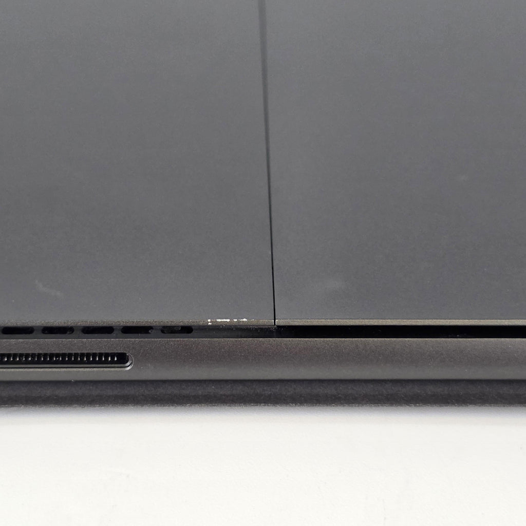 Surface Pro 9 13 Graphite WiFi 2.7 GHz Intel Core i7 12th Gen. 16GB RAM 512GB Solid State Drive