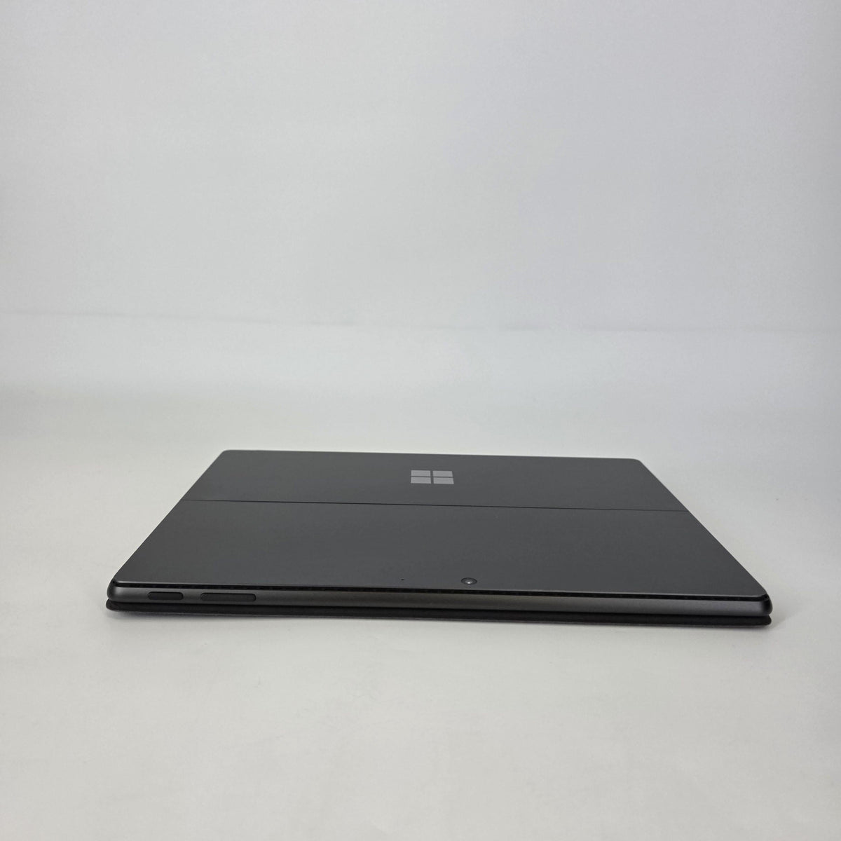 Surface Pro 9 13 Graphite WiFi 2.7 GHz Intel Core i7 12th Gen. 16GB RAM 512GB Solid State Drive