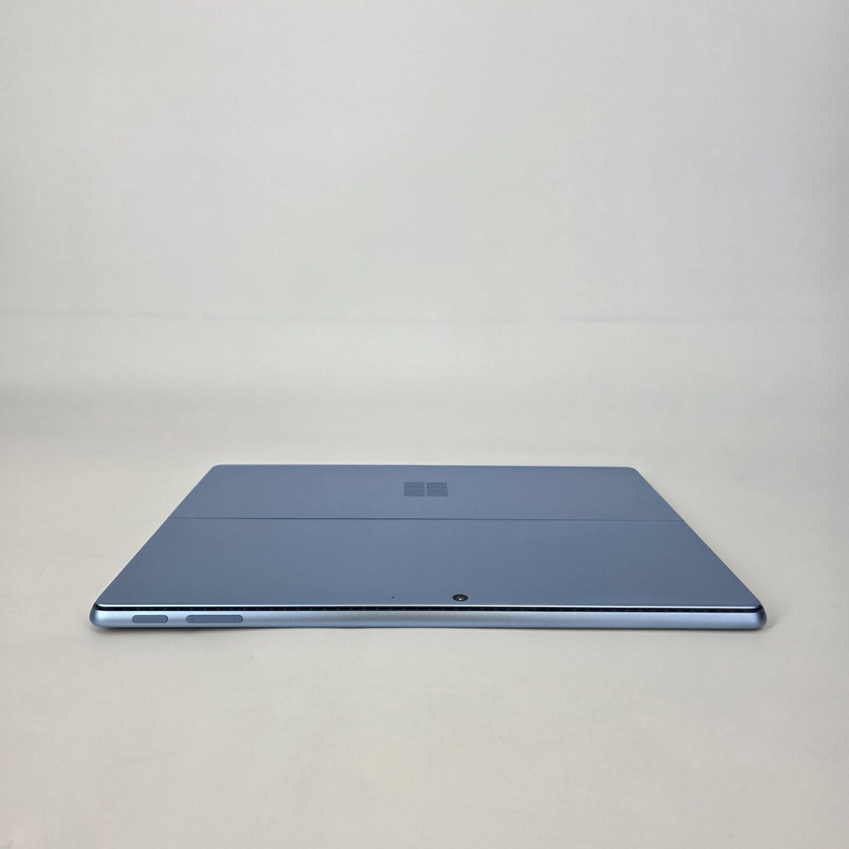 Microsoft Surface Pro 9 13 Sapphire WiFi 2.6 GHz Intel Core i7 12th Gen. 16GB RAM 512GB Solid State Drive