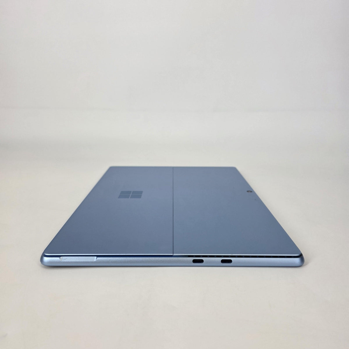 Microsoft Surface Pro 9 13 Sapphire WiFi 2.6 GHz Intel Core i7 12th Gen. 16GB RAM 512GB Solid State Drive