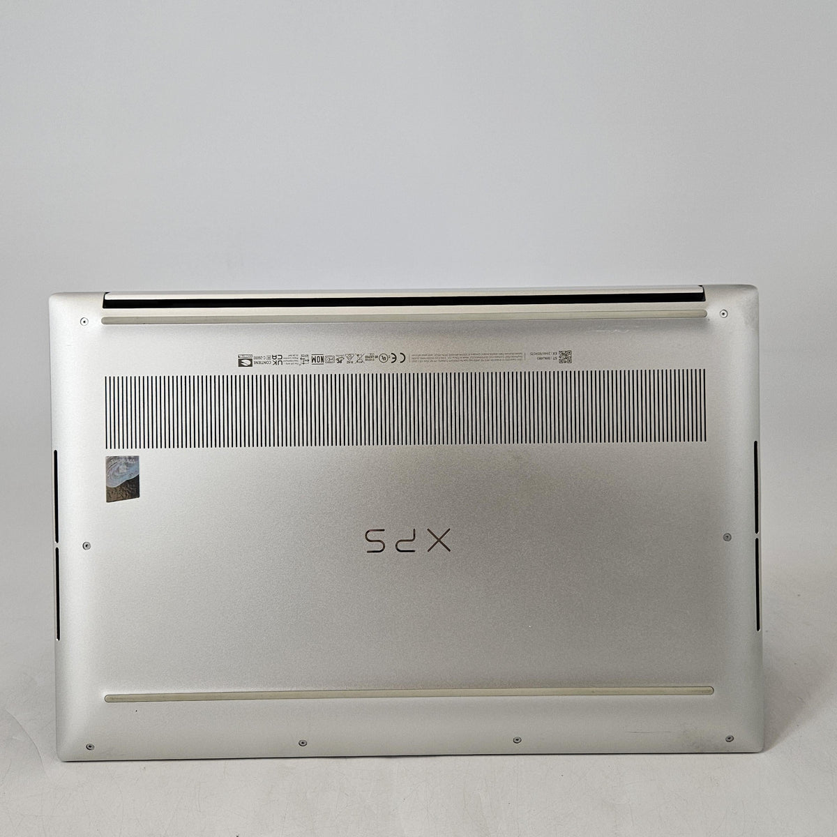 Dell XPS 15 9520 Silver 2.3 GHz Intel Core i7 12th Gen. 32GB RAM 512GB Solid State Drive NVIDIA GeForce RTX 3050 4 GB