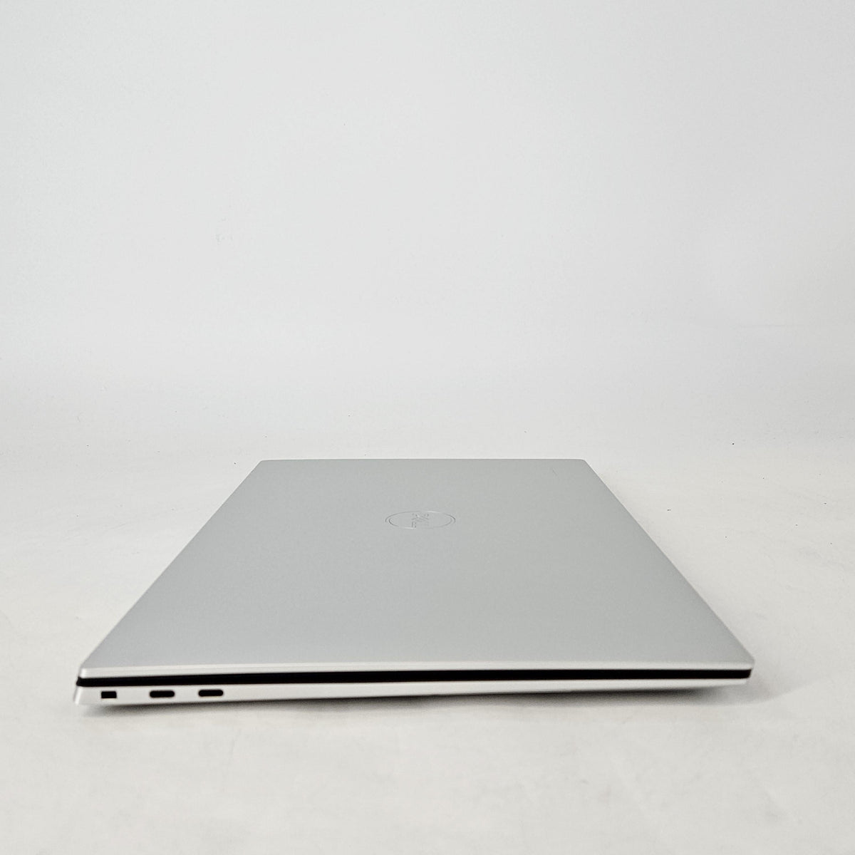 Dell XPS 15 9520 Silver 2.3 GHz Intel Core i7 12th Gen. 32GB RAM 512GB Solid State Drive NVIDIA GeForce RTX 3050 4 GB