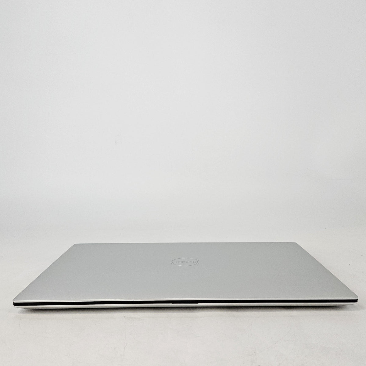 Dell XPS 15 9520 Silver 2.3 GHz Intel Core i7 12th Gen. 32GB RAM 512GB Solid State Drive NVIDIA GeForce RTX 3050 4 GB