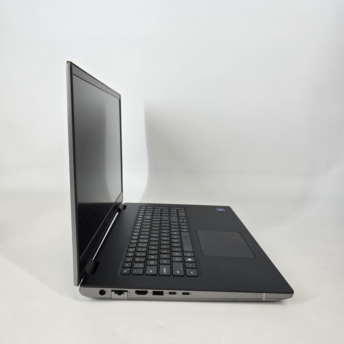 Dell Precision 7780 17.3 Gray 2.1 GHz Intel Core i7 13th Gen. 32GB RAM 256GB Solid State Drive