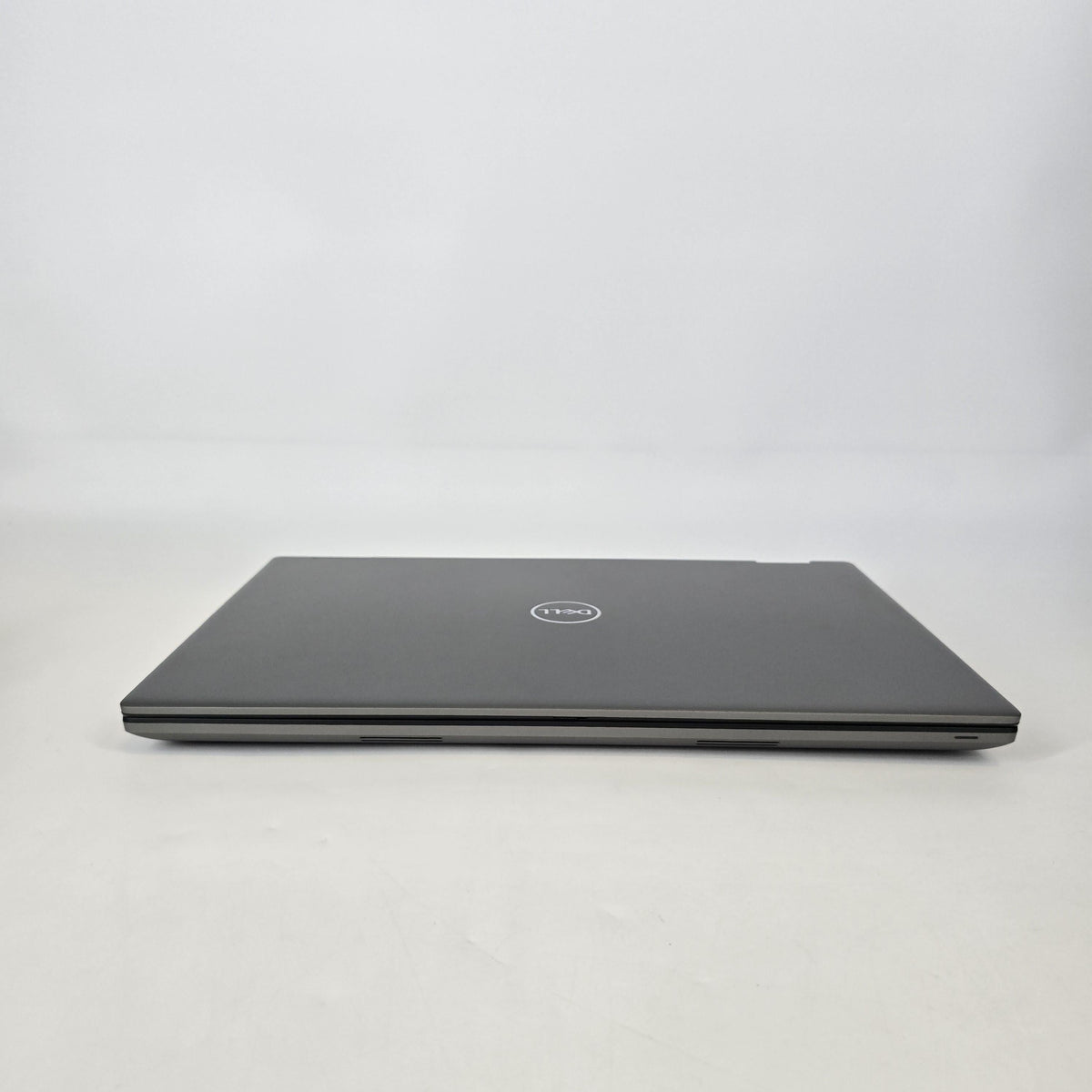Dell Precision 7780 17.3 Gray 2.1 GHz Intel Core i7 13th Gen. 32GB RAM 256GB Solid State Drive