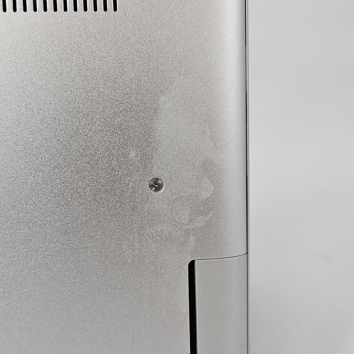 Dell Inspiron Plus 7630 16 Silver 2.4 GHz Intel Core i7 13th Gen. 16GB RAM 1TB Solid State Drive NVIDIA GeForce RTX 4060 8 GB