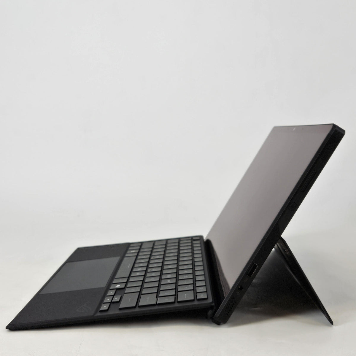 ROG Flow Z13 GZ302 13.4 Black 3.0 GHz AMD Ryzen AI MAX+ 395 64GB RAM 1TB Solid State Drive