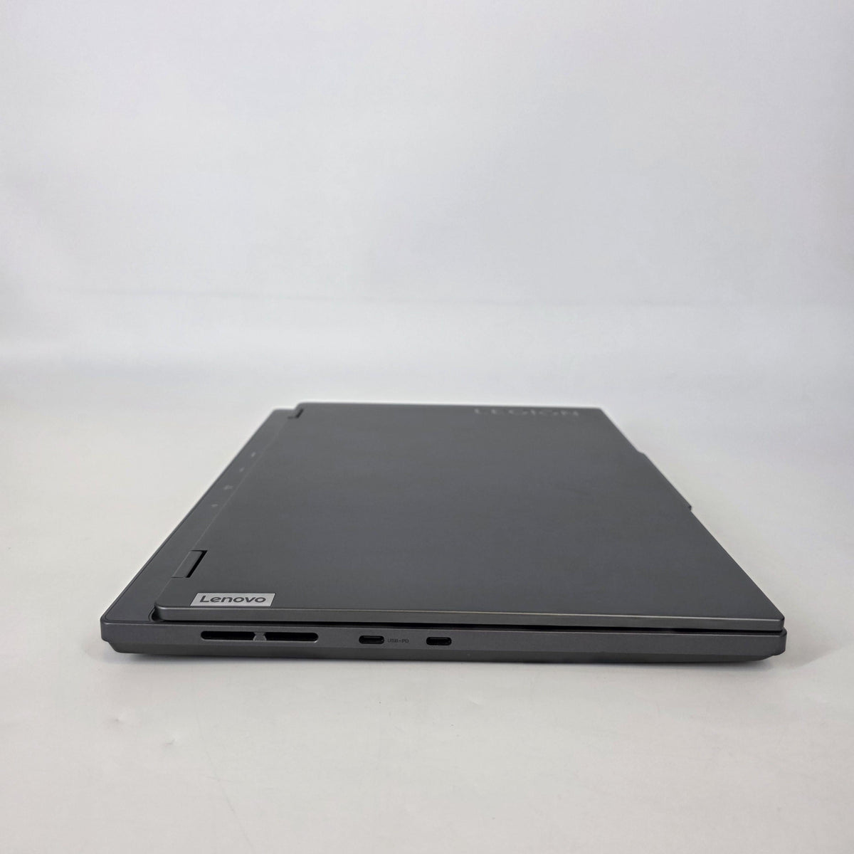 Lenovo Legion Slim 5 Gen 8 14.5 Gray 3.8 GHz AMD Ryzen 7 7840HS 32GB RAM 2TB Solid State Drive NVIDIA GeForce RTX 4060 8 GB
