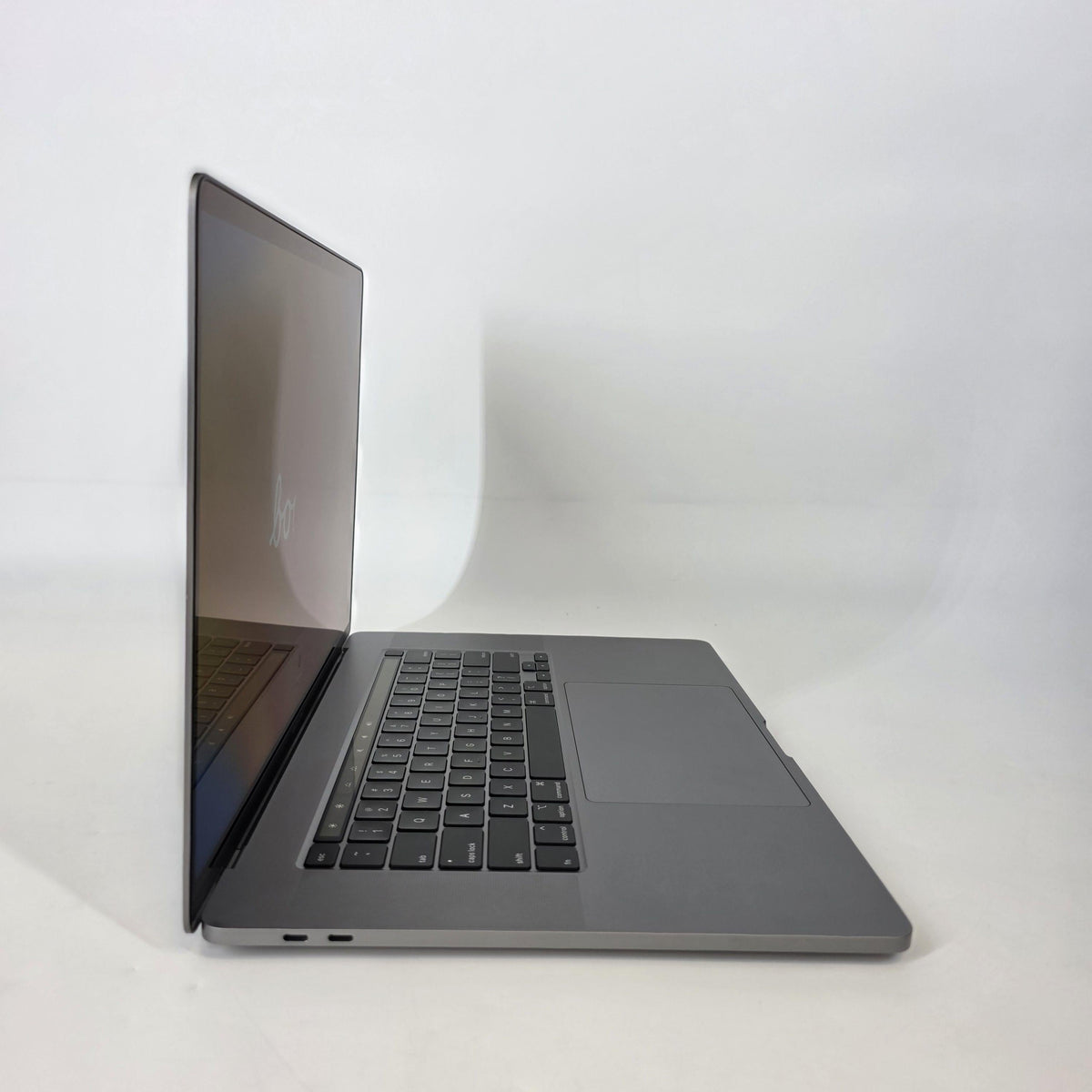 Apple MacBook Pro 16 Touch Bar 2019 Space Gray 2.4 GHz Intel Core i9 9th Gen. 32GB RAM 2TB Solid State Drive AMD Radeon Pro 5600M 8 GB