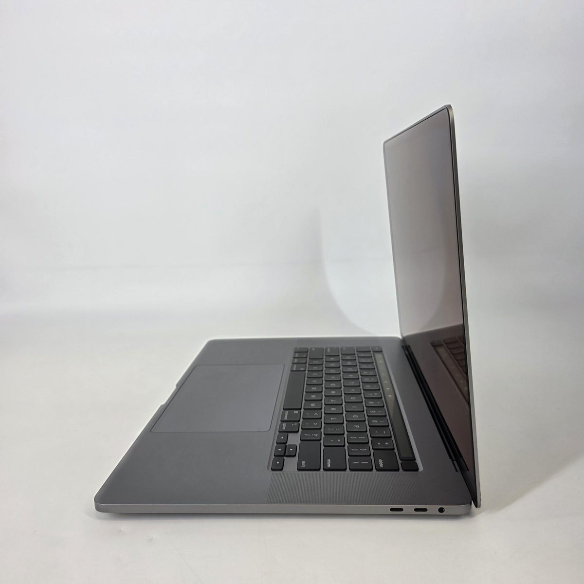 Apple MacBook Pro 16 Touch Bar 2019 Space Gray 2.4 GHz Intel Core i9 9th Gen. 32GB RAM 2TB Solid State Drive AMD Radeon Pro 5600M 8 GB