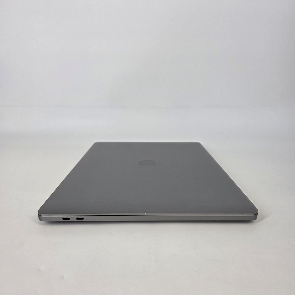 Apple MacBook Pro 16 Touch Bar 2019 Space Gray 2.4 GHz Intel Core i9 9th Gen. 32GB RAM 2TB Solid State Drive AMD Radeon Pro 5600M 8 GB