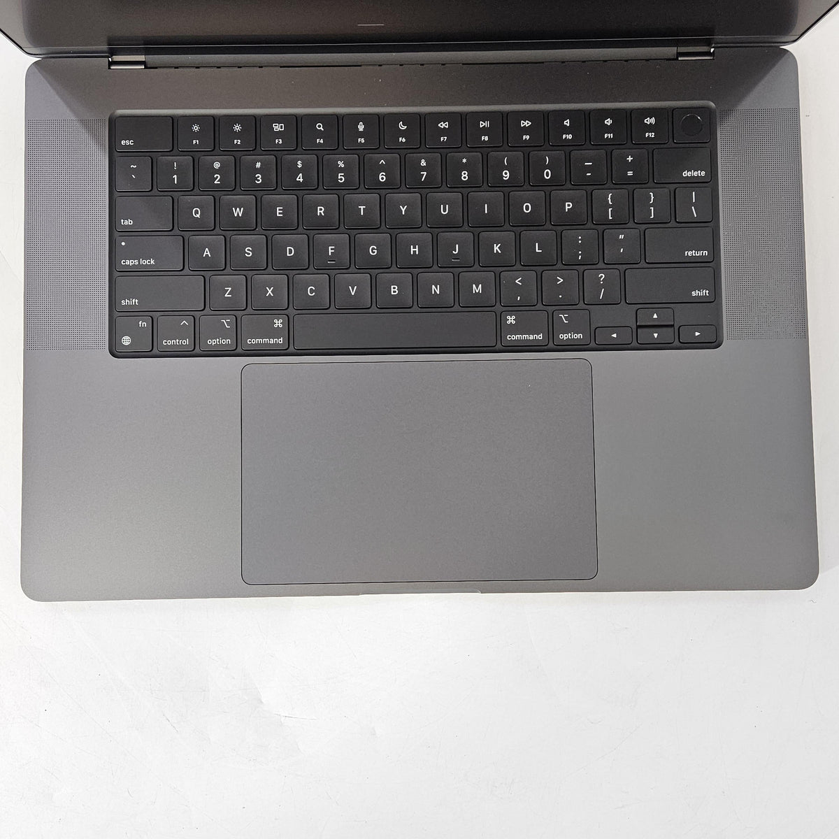 MacBook Pro 16 2024 Space Black M4 Max 16-Core CPU 128GB Unified Memory 1TB Solid State Drive 40-Core GPU