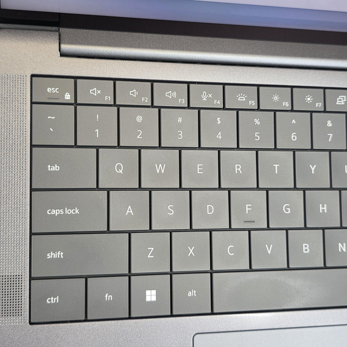 Dell Pro 13 Premium PA13250 Black 2.2 GHz Intel Core Ultra 7 Series 2 32GB RAM 512GB Solid State Drive