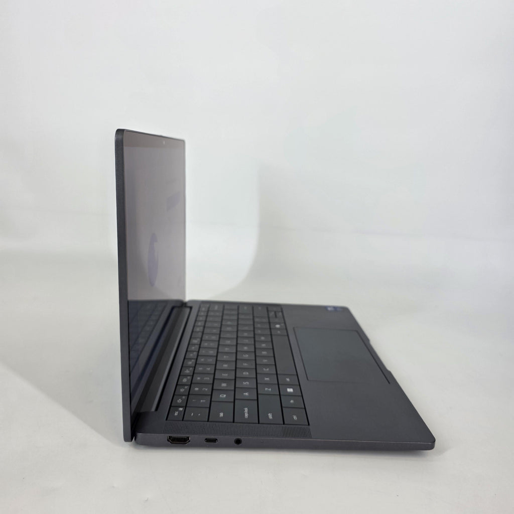 Dell Pro 13 Premium PA13250 Black 2.2 GHz Intel Core Ultra 7 Series 2 32GB RAM 512GB Solid State Drive