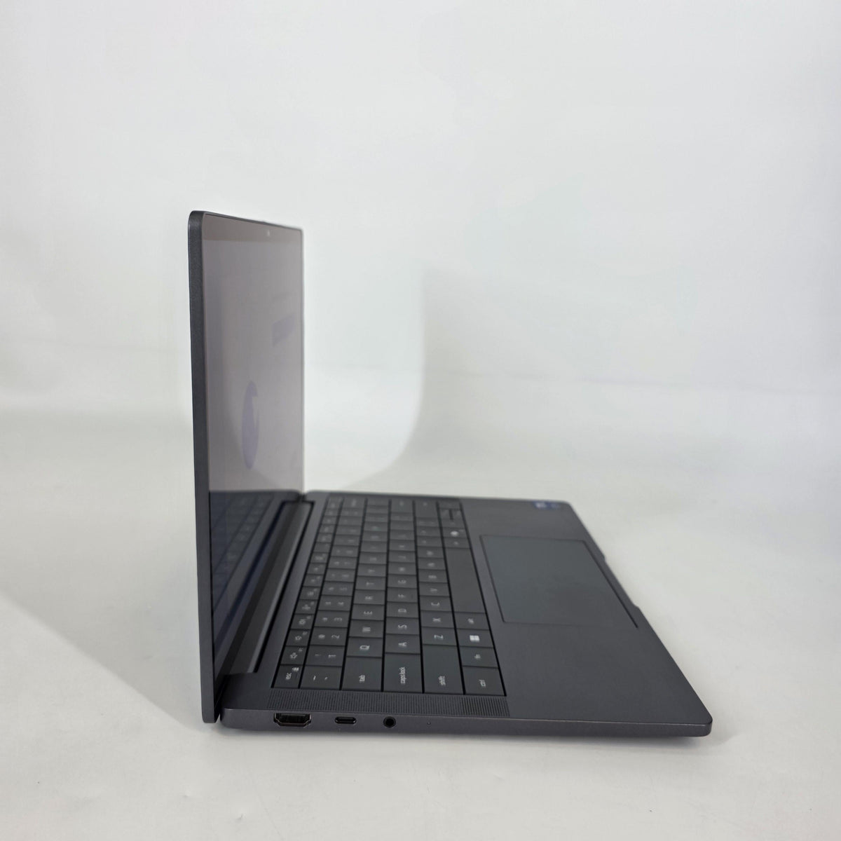 Dell Pro 13 Premium PA13250 Black 2.2 GHz Intel Core Ultra 7 Series 2 32GB RAM 512GB Solid State Drive