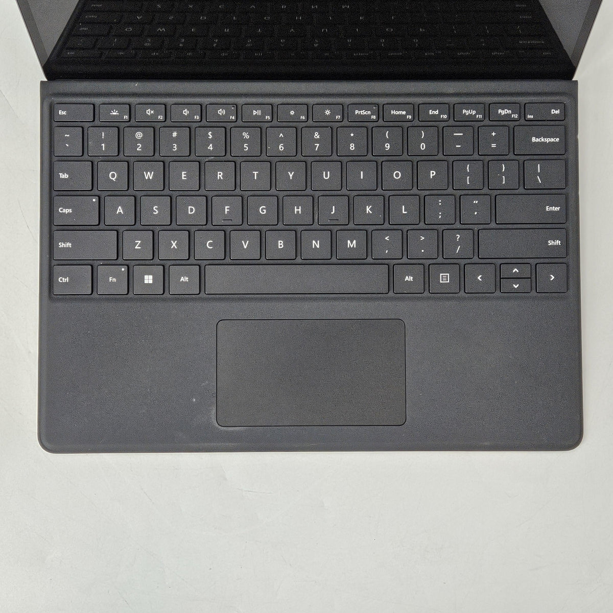 Surface Pro 9 13 Graphite WiFi 2.6 GHz Intel Core i7 12th Gen. 16GB RAM 256GB Solid State Drive
