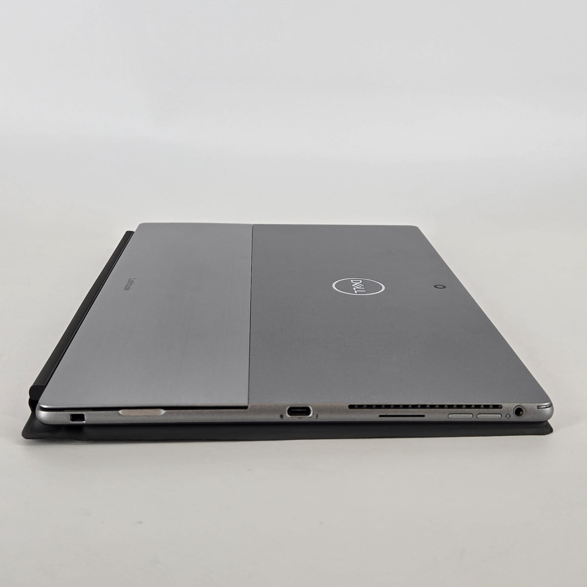 Dell Latitude 7320 (Detachable) 13.3 Gray 1.3 GHz Intel Core i7 11th Gen. 16GB RAM 512GB Solid State Drive