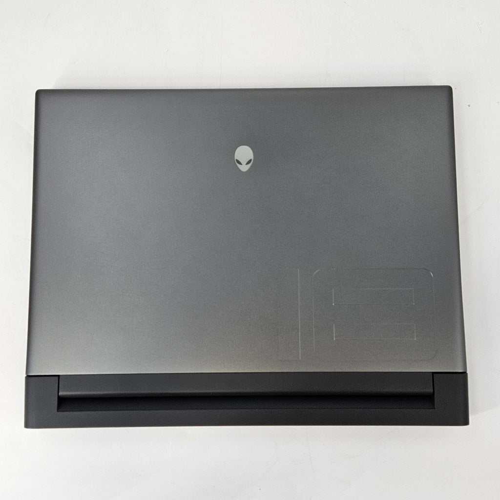 Alienware M18 R2 Black 2.2 GHz Intel Core i7 14th Gen. 16GB RAM 512GB Solid State Drive NVIDIA GeForce RTX 4060 8 GB