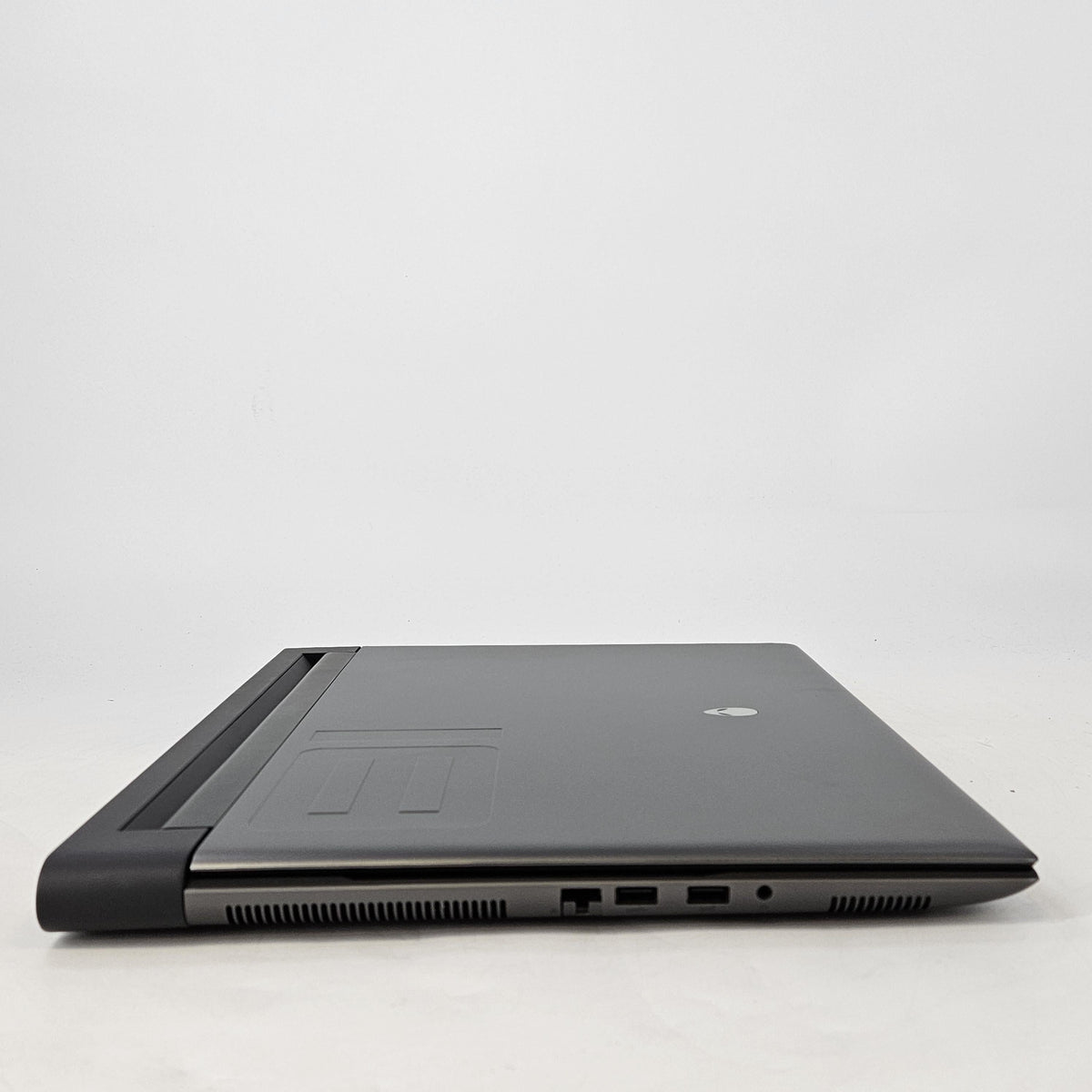 Alienware M18 R2 Black 2.2 GHz Intel Core i7 14th Gen. 16GB RAM 512GB Solid State Drive NVIDIA GeForce RTX 4060 8 GB
