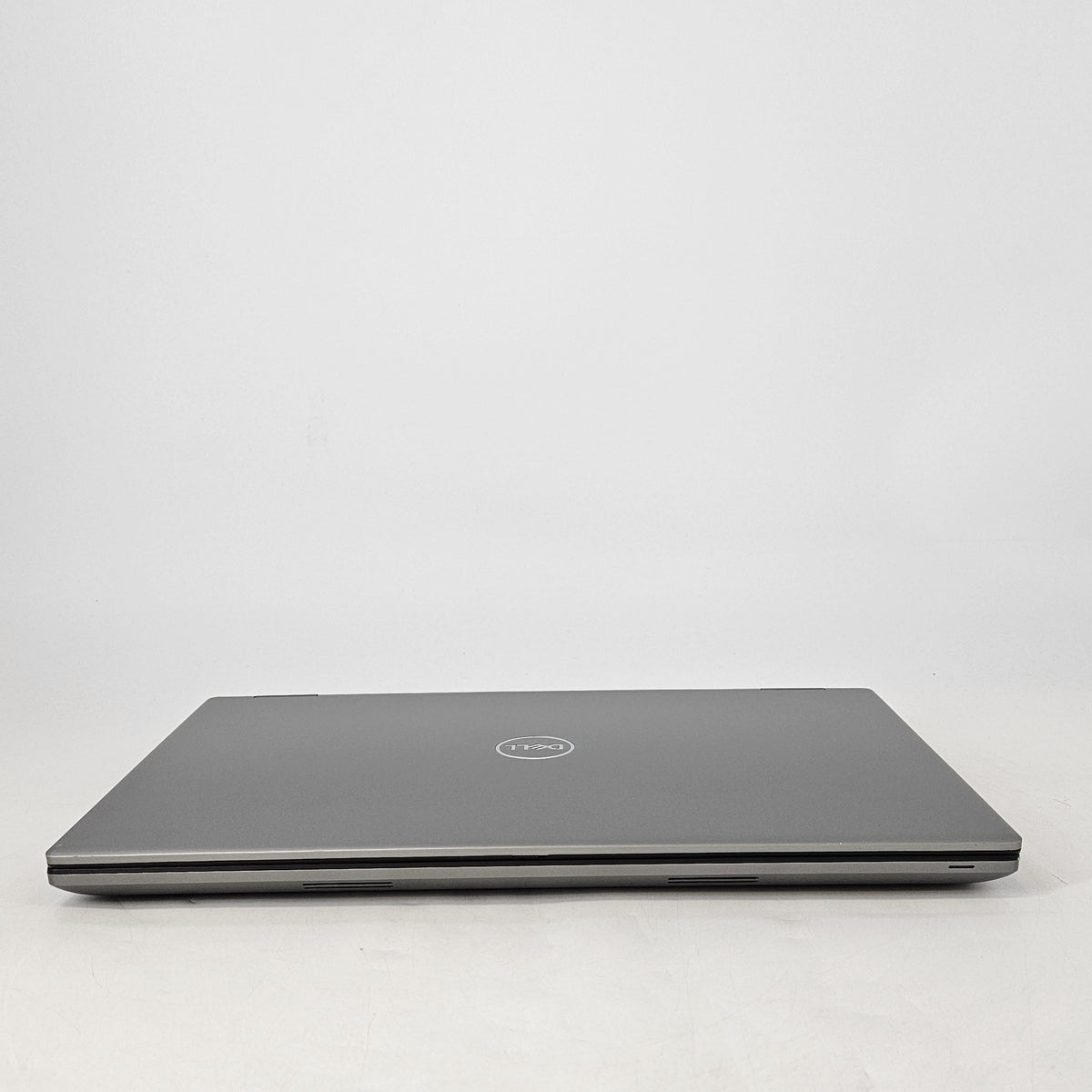 Dell Precision 7780 17.3 Gray 2.2 GHz Intel Core i9 13th Gen. 128GB RAM 2TB Solid State Drive NVIDIA RTX 5000 Ada 16 GB
