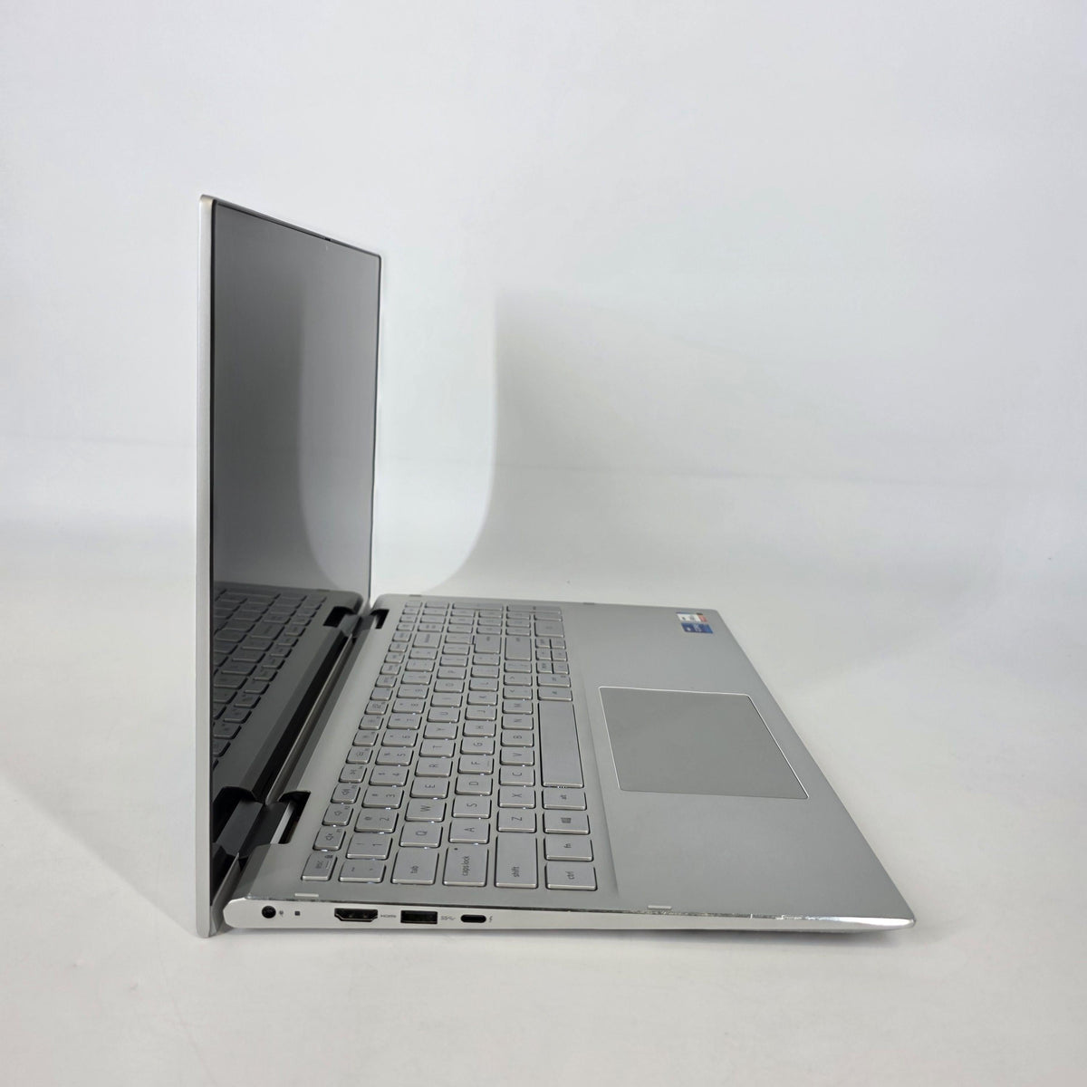 Dell Inspiron 7506 (2-in-1) 15.6 Silver 2.8 GHz Intel Core i7 11th Gen. 16GB RAM 512GB Solid State Drive
