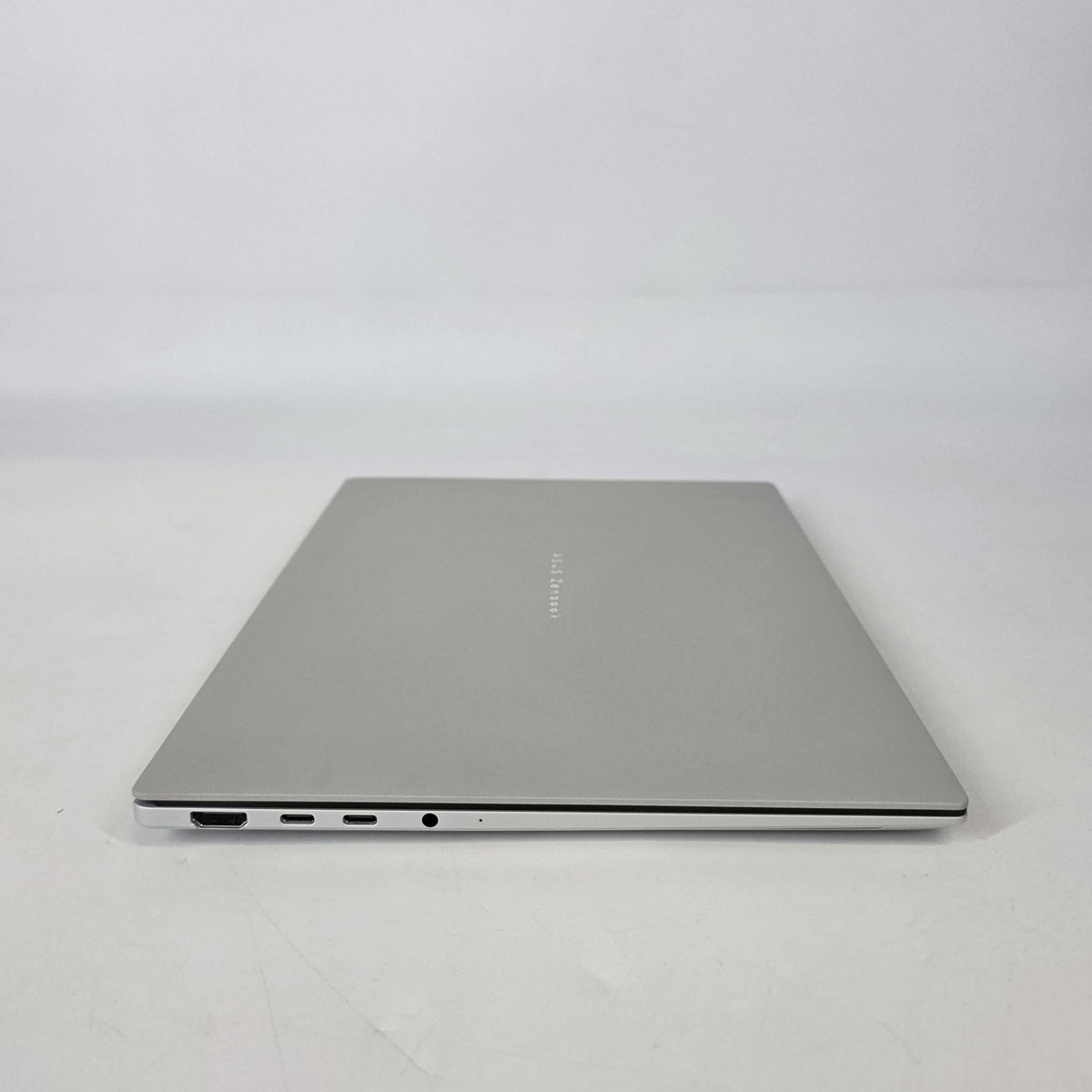 Asus Zenbook S 14 White 2.2 GHz Intel Core Ultra 9 Series 3 32GB RAM 1TB Solid State Drive