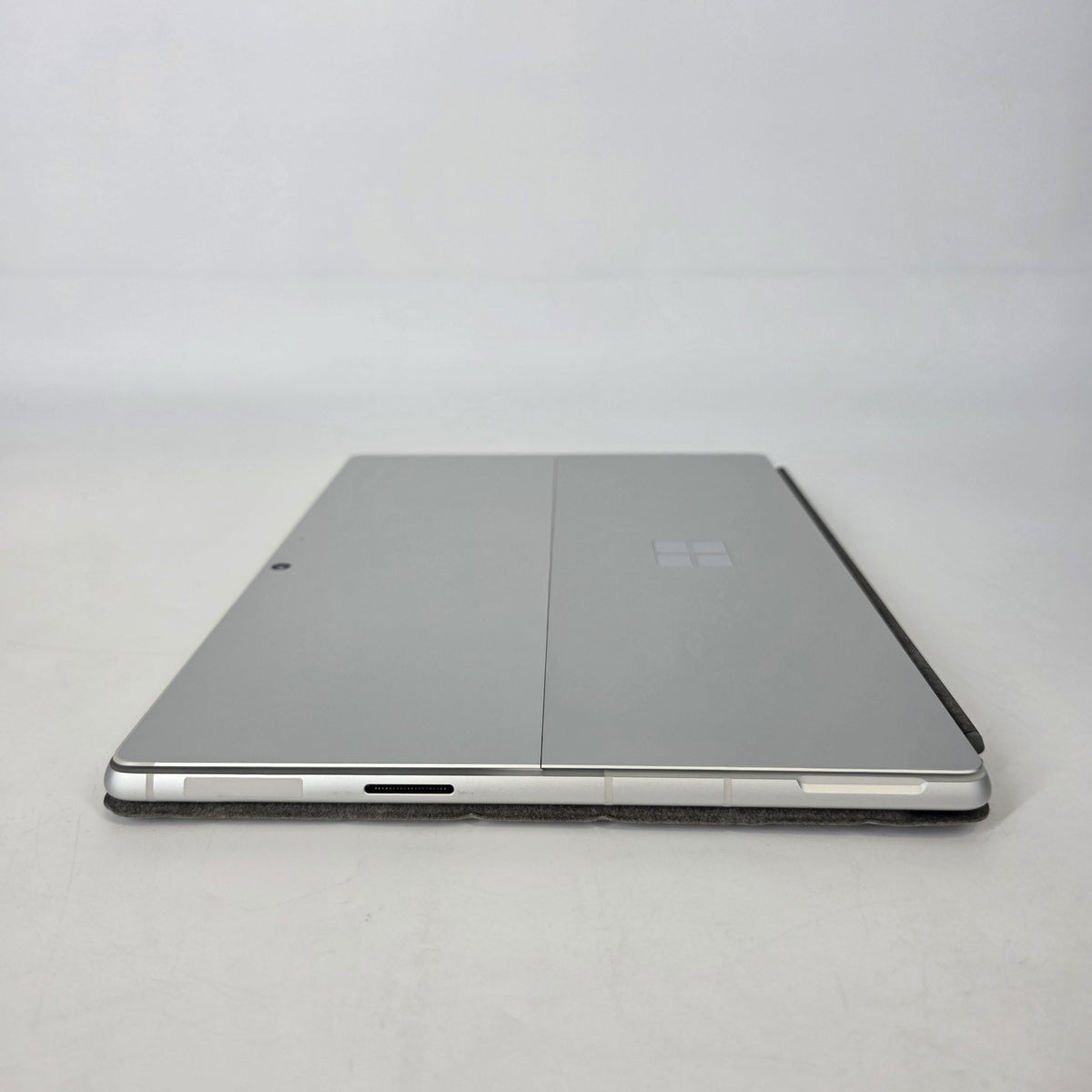 Microsoft Surface Pro 9 13 Platinum WiFi 3.0 GHz Intel Core i5 12th Gen. 8GB RAM 128GB Solid State Drive