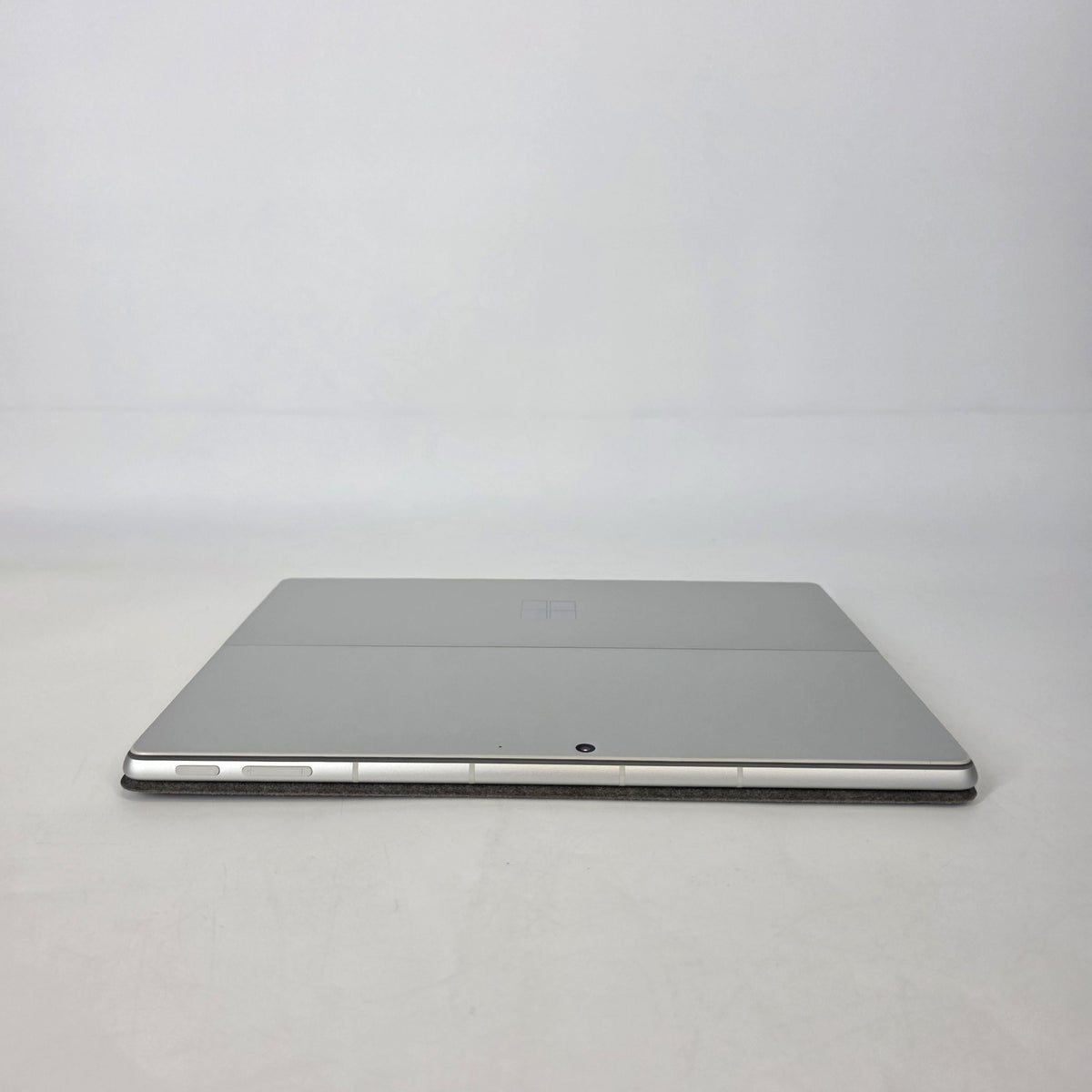 Microsoft Surface Pro 9 13 Platinum WiFi 3.0 GHz Intel Core i5 12th Gen. 8GB RAM 128GB Solid State Drive