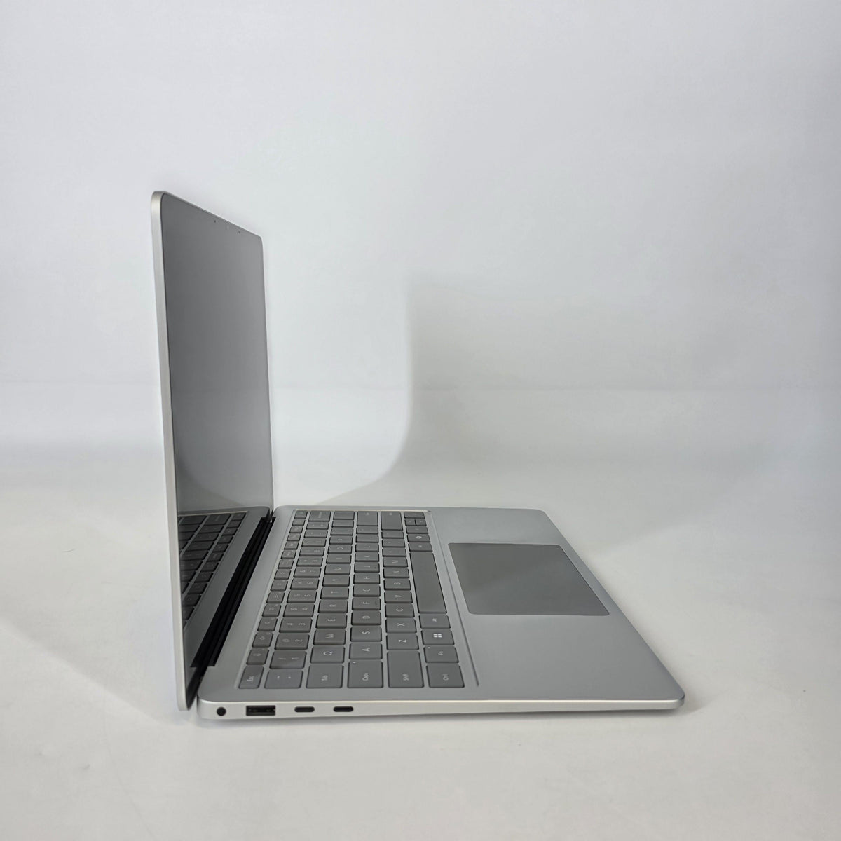 Microsoft Surface Laptop 7 13.8 Platinum WiFi 3.4 GHz Qualcomm Snapdragon X Plus 16GB RAM 256GB Solid State Drive