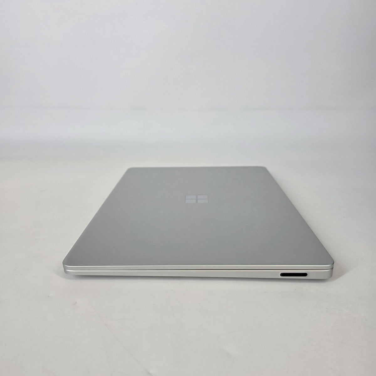 Microsoft Surface Laptop 7 13.8 Platinum WiFi 3.4 GHz Qualcomm Snapdragon X Plus 16GB RAM 256GB Solid State Drive