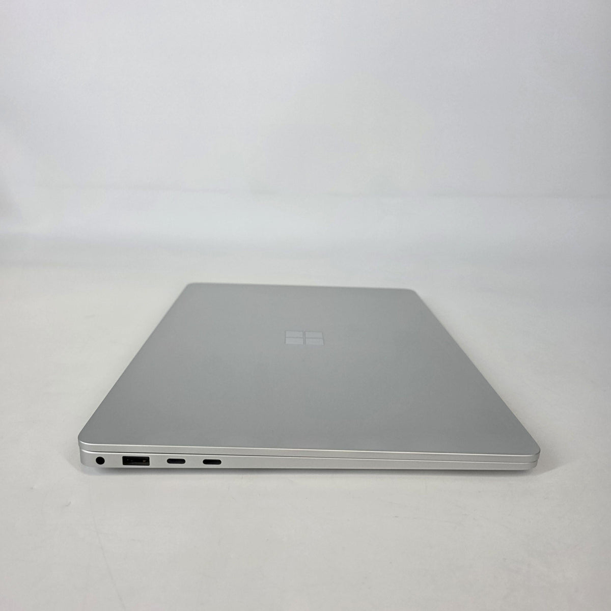 Microsoft Surface Laptop 7 13.8 Platinum WiFi 3.4 GHz Qualcomm Snapdragon X Plus 16GB RAM 256GB Solid State Drive