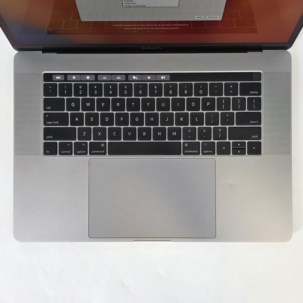 MacBook Pro 15 Touch Bar 2017 Space Gray 2.8 GHz Intel Core i7 7th Gen. 16GB RAM 2TB Solid State Drive AMD Radeon Pro 560 4 GB