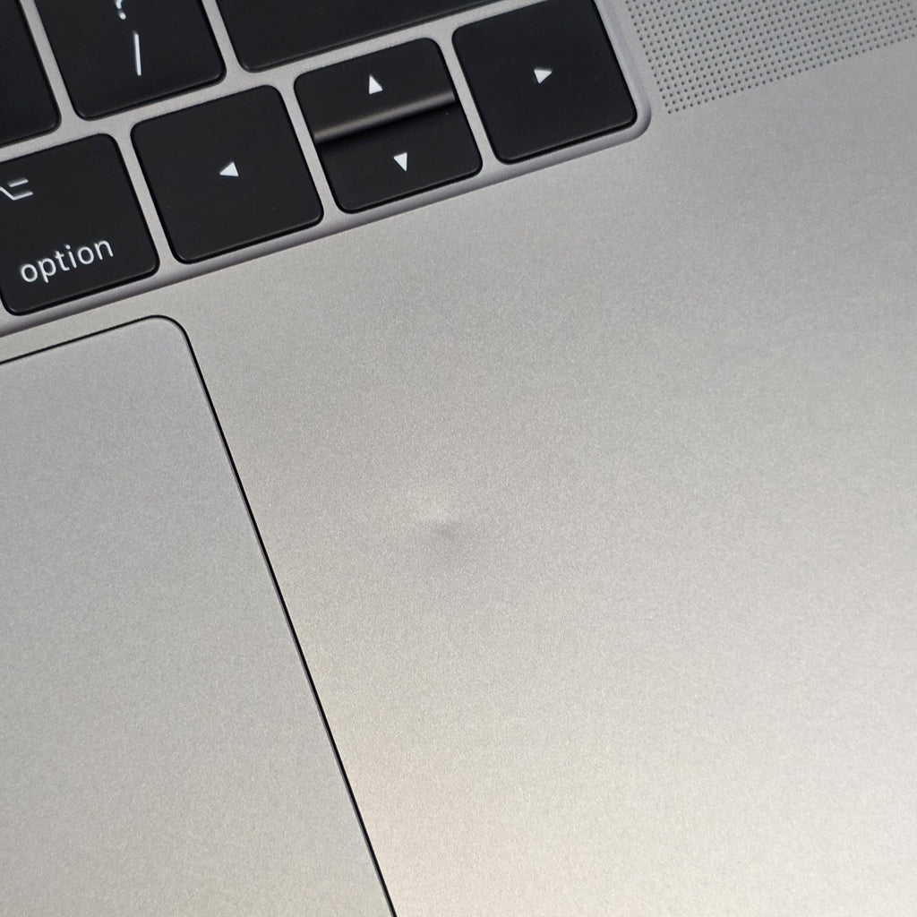MacBook Pro 15 Touch Bar 2017 Space Gray 2.8 GHz Intel Core i7 7th Gen. 16GB RAM 2TB Solid State Drive AMD Radeon Pro 560 4 GB