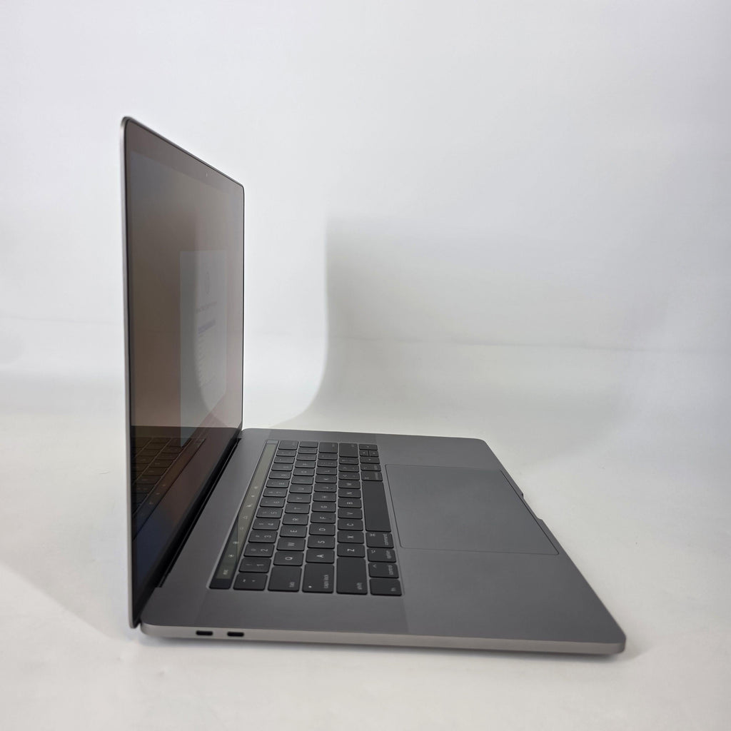 MacBook Pro 15 Touch Bar 2017 Space Gray 2.8 GHz Intel Core i7 7th Gen. 16GB RAM 2TB Solid State Drive AMD Radeon Pro 560 4 GB