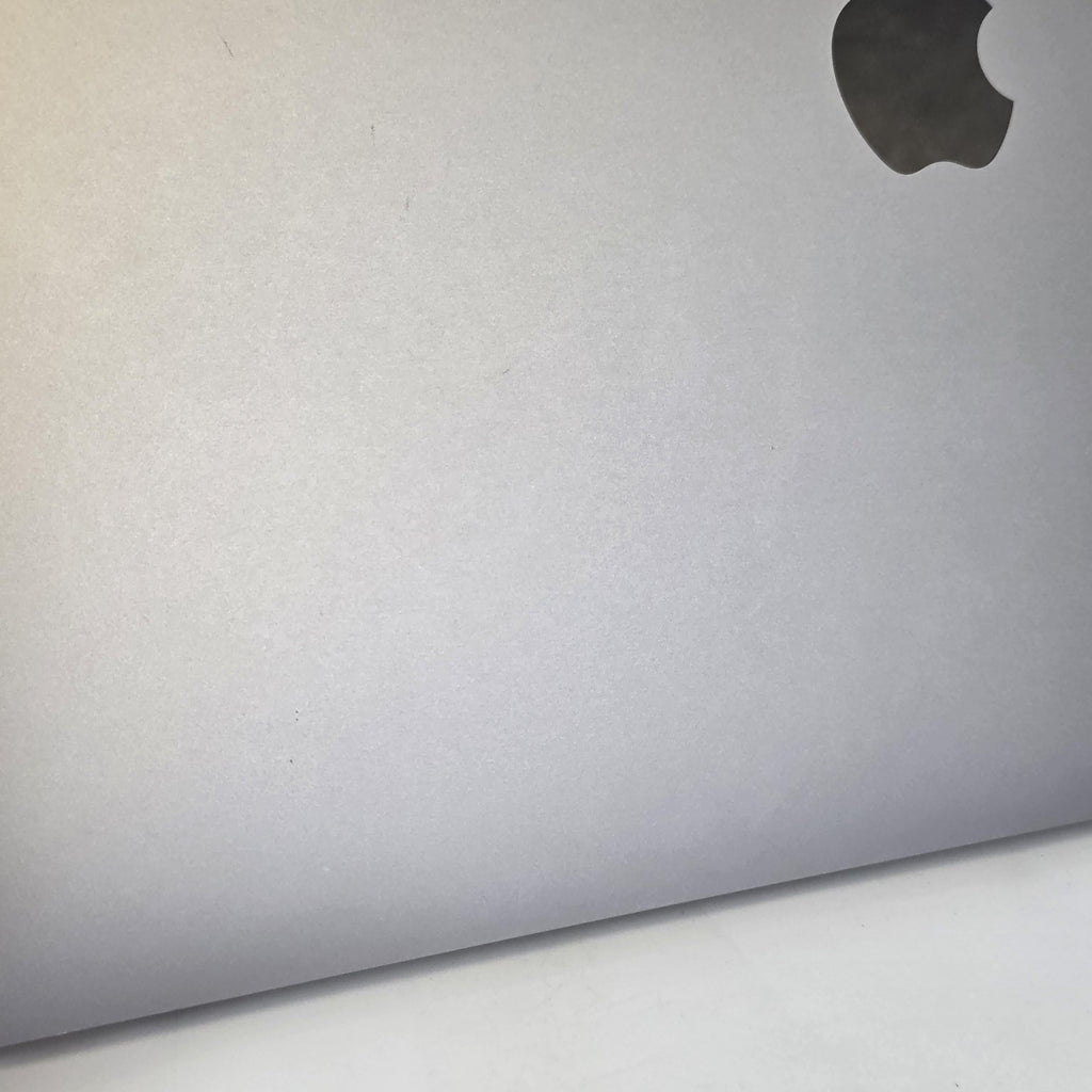 MacBook Pro 15 Touch Bar 2017 Space Gray 2.8 GHz Intel Core i7 7th Gen. 16GB RAM 2TB Solid State Drive AMD Radeon Pro 560 4 GB
