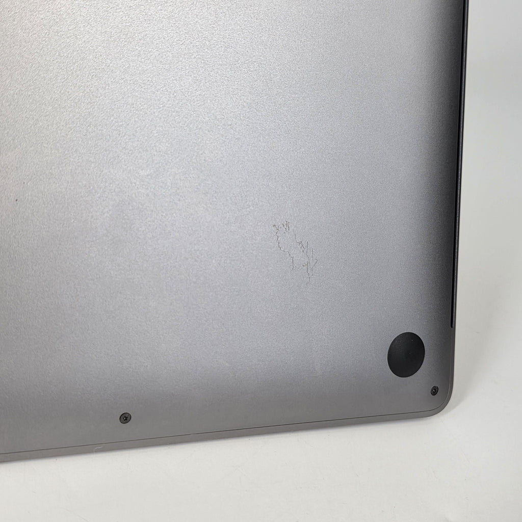 MacBook Pro 15 Touch Bar 2017 Space Gray 2.8 GHz Intel Core i7 7th Gen. 16GB RAM 2TB Solid State Drive AMD Radeon Pro 560 4 GB