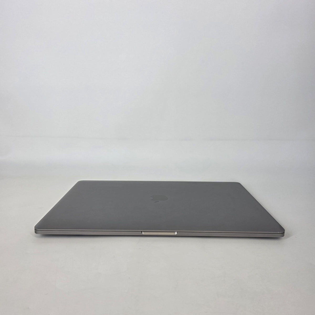 MacBook Pro 15 Touch Bar 2017 Space Gray 2.8 GHz Intel Core i7 7th Gen. 16GB RAM 2TB Solid State Drive AMD Radeon Pro 560 4 GB